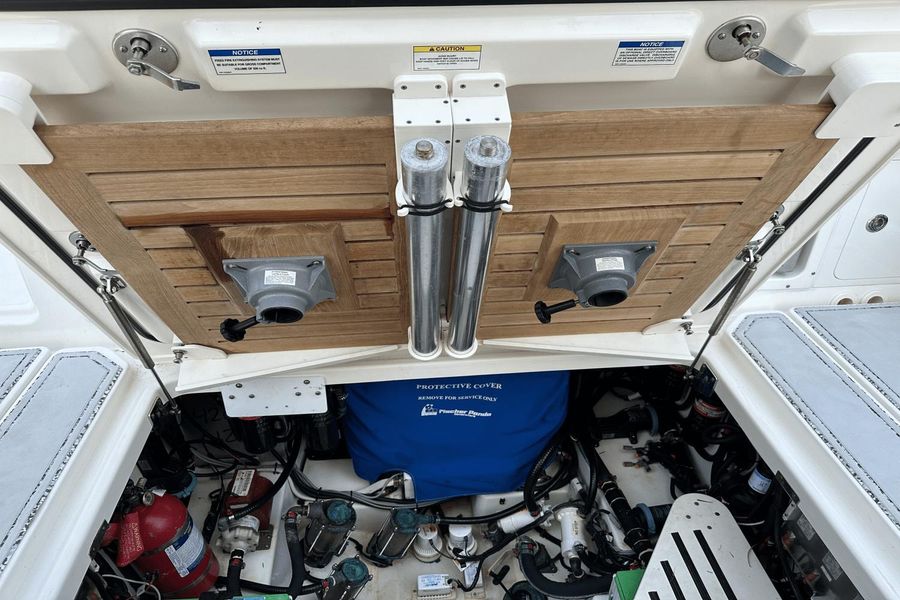 2018 Boston Whaler 420 Outrage
