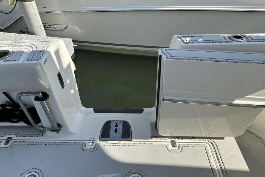 2018 Boston Whaler 420 Outrage