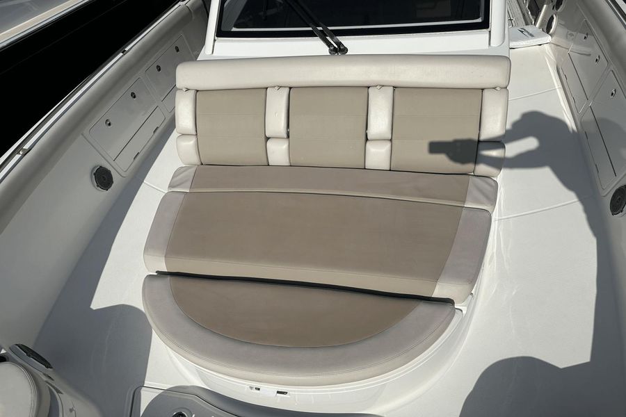 2018 Boston Whaler 420 Outrage
