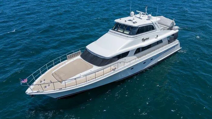 Equinox X Yacht Photos Pics 