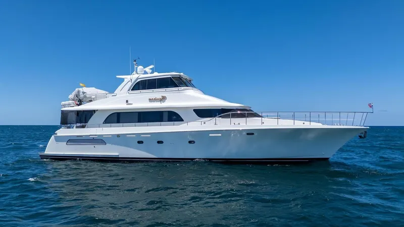 Equinox X Yacht Photos Pics 