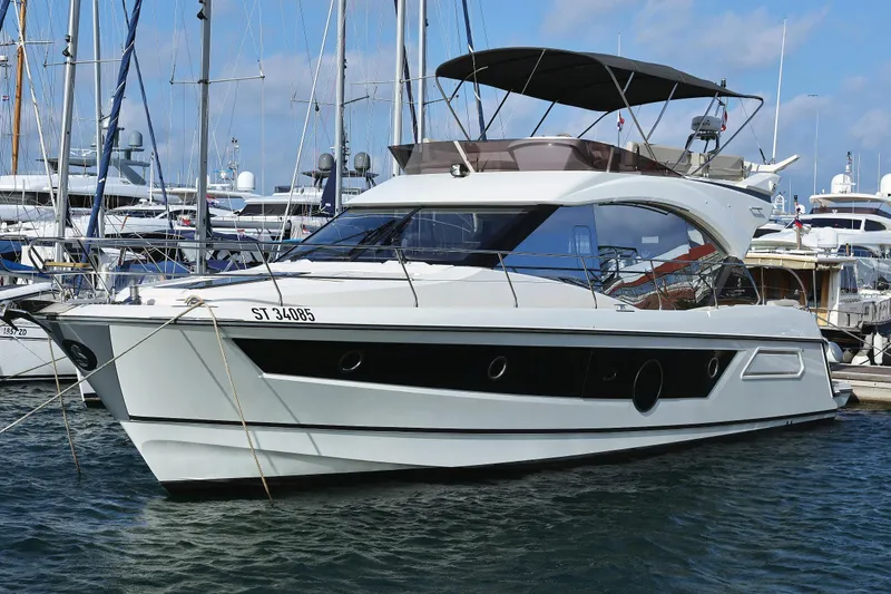 Neo Yacht Photos Pics Beneteau Monte Carlo 52 - "Neo"