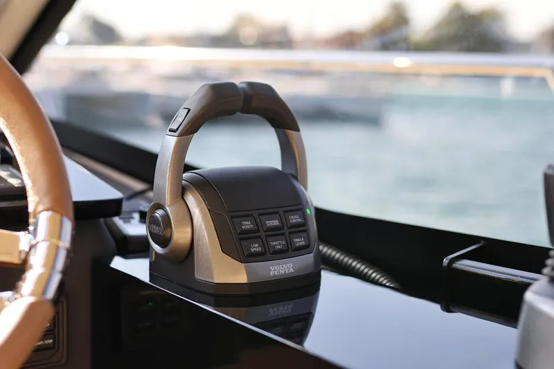 Neo Yacht Photos Pics 