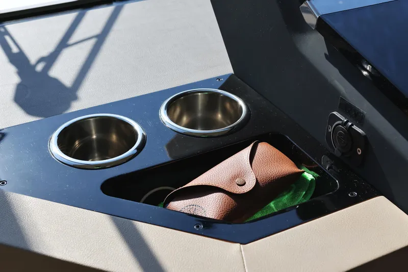 Neo Yacht Photos Pics 