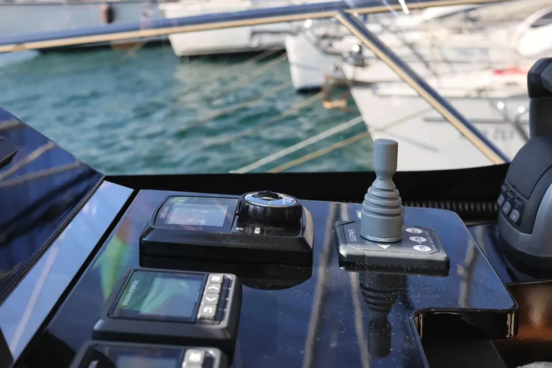 Neo Yacht Photos Pics 