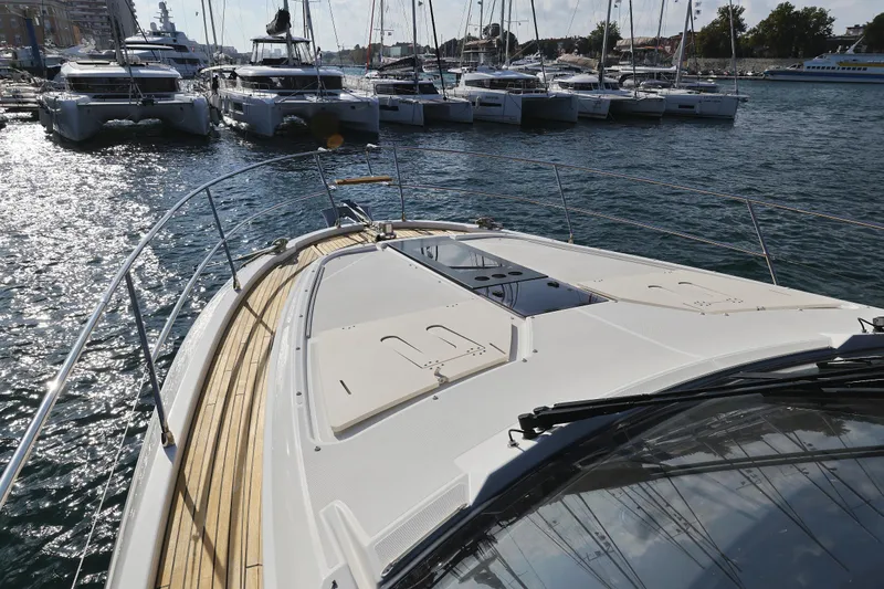 Neo Yacht Photos Pics Beneteau Monte Carlo 52