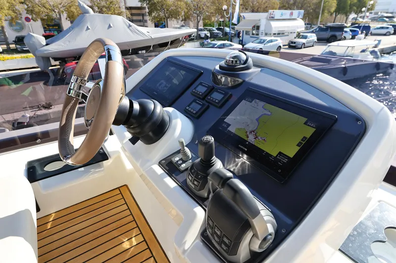 Neo Yacht Photos Pics 