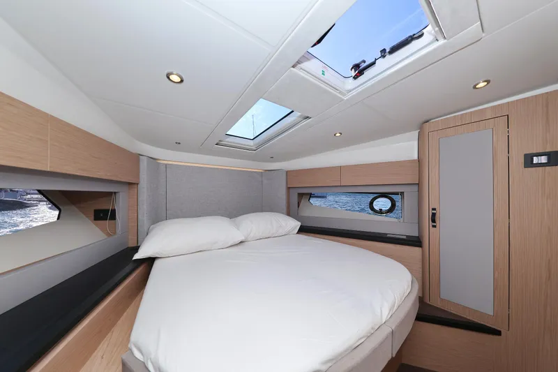 Neo Yacht Photos Pics 