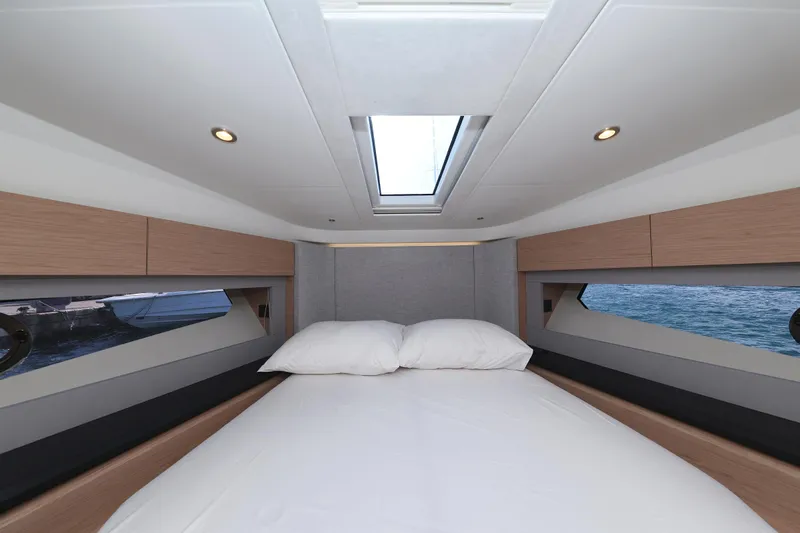 Neo Yacht Photos Pics 