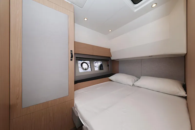 Neo Yacht Photos Pics 