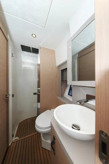 Neo Yacht Photos Pics 