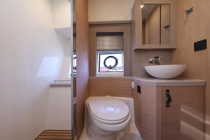 Neo Yacht Photos Pics 