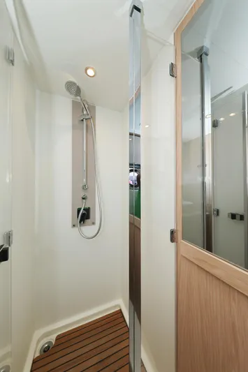 Neo Yacht Photos Pics 