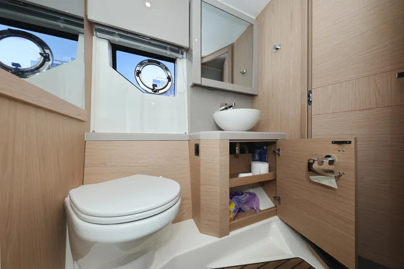 Neo Yacht Photos Pics 