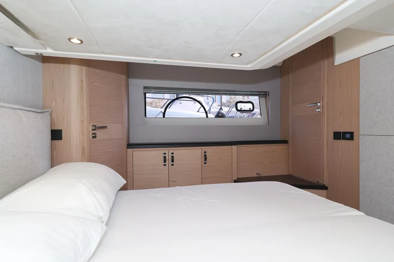 Neo Yacht Photos Pics 