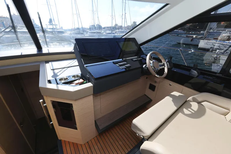 Neo Yacht Photos Pics 