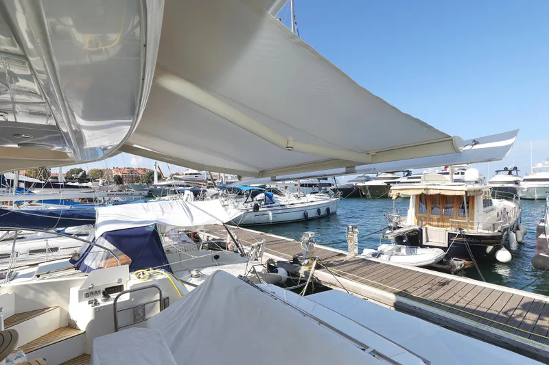 Neo Yacht Photos Pics 