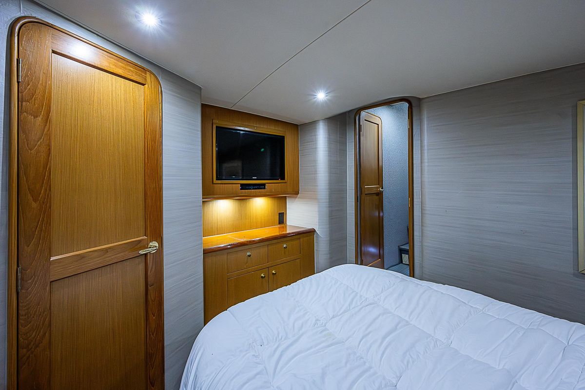 2004 Ocean Yachts 52 
