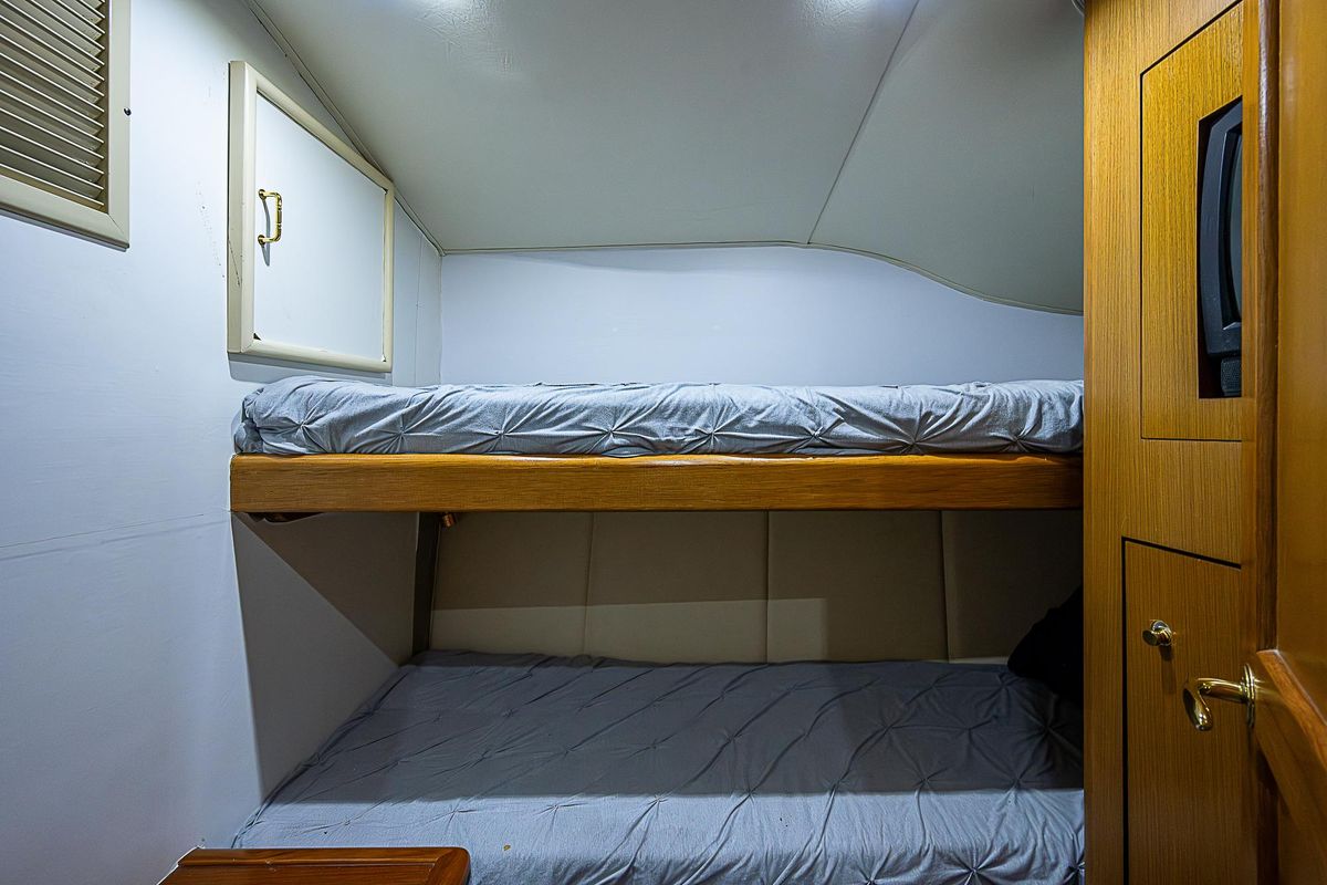 2004 Ocean Yachts 52 