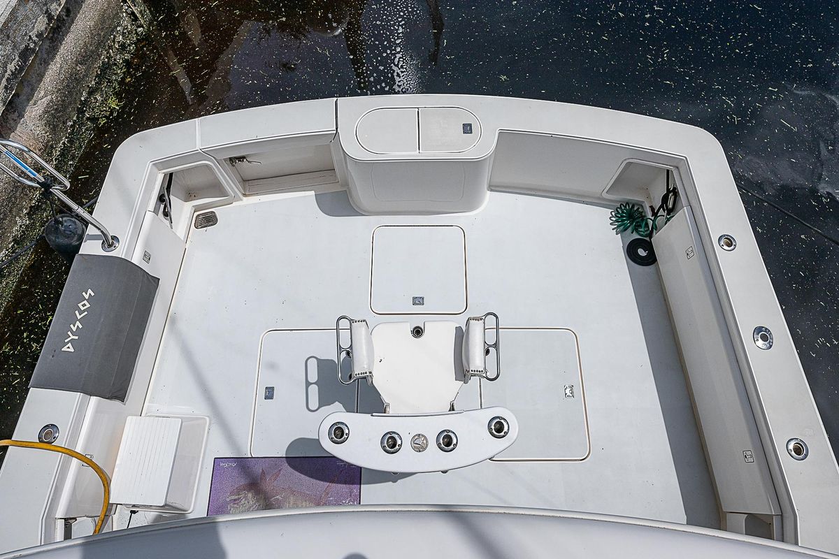2004 Ocean Yachts 52 