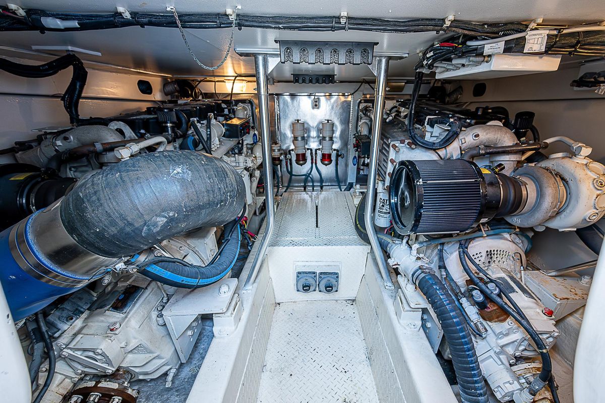 2004 Ocean Yachts 52 