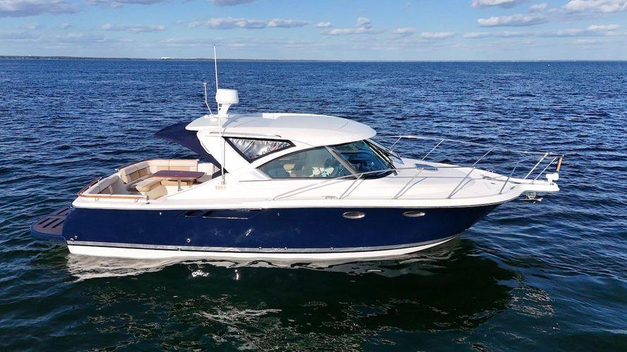 2014 Tiara Yachts 3100 Coronet