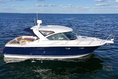 2014 Tiara Yachts 3100 Coronet