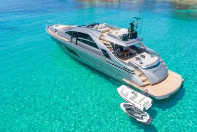 Pershing 8X