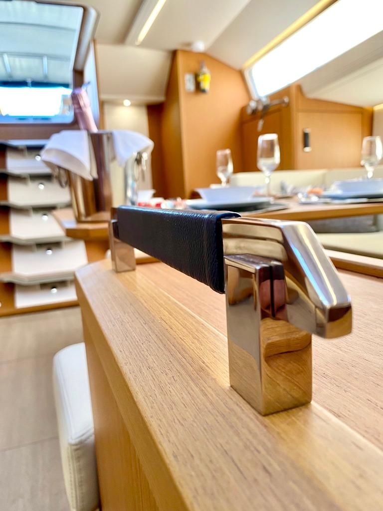 2021 Jeanneau 57 