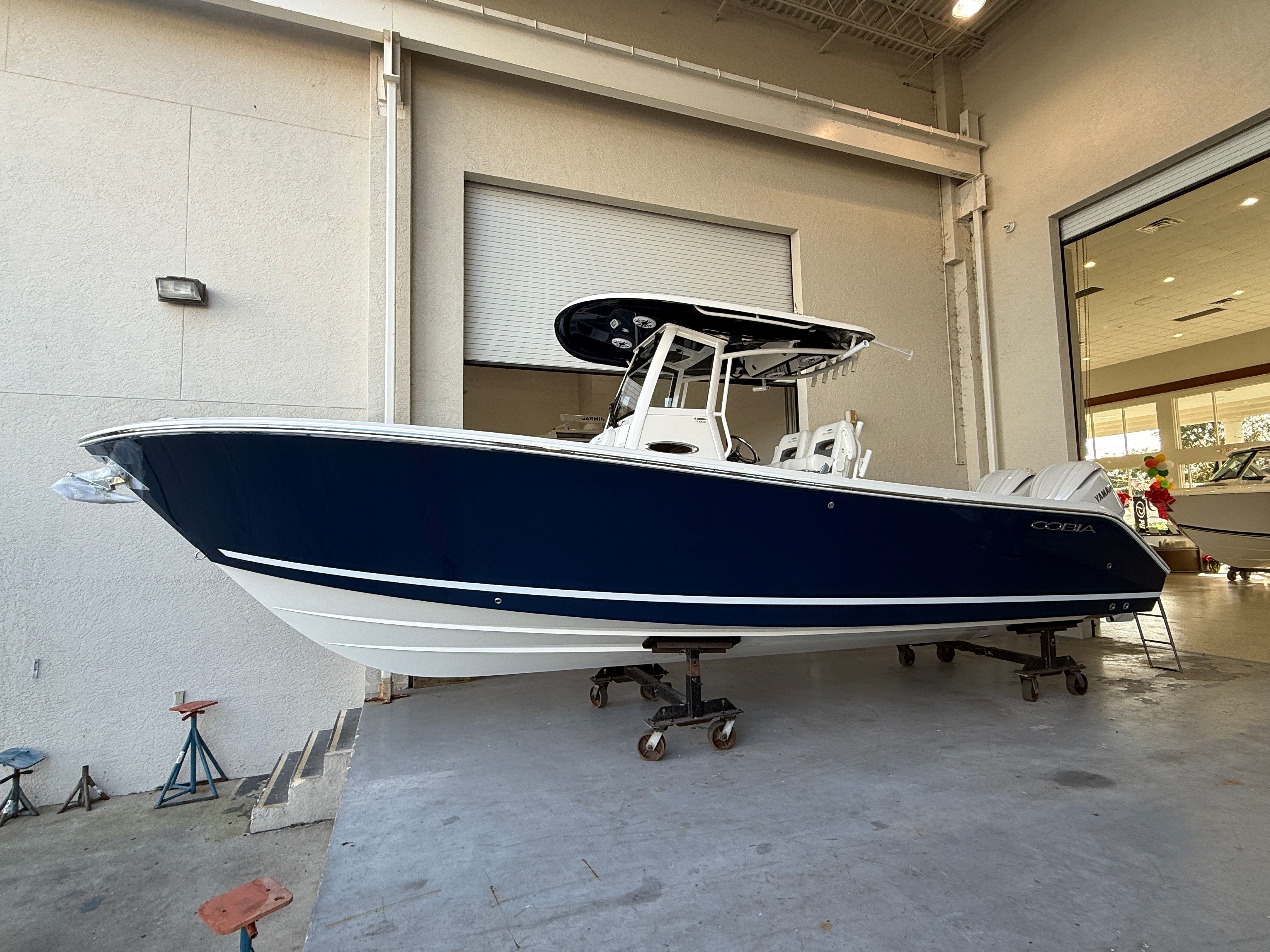 Cobia 285 Center Console