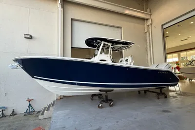 Cobia 285 Center Console