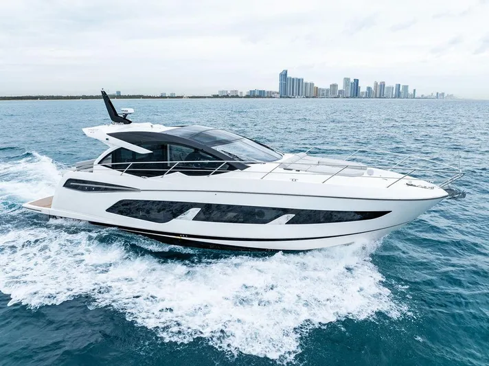 Predator Evo Yacht Photos Pics 