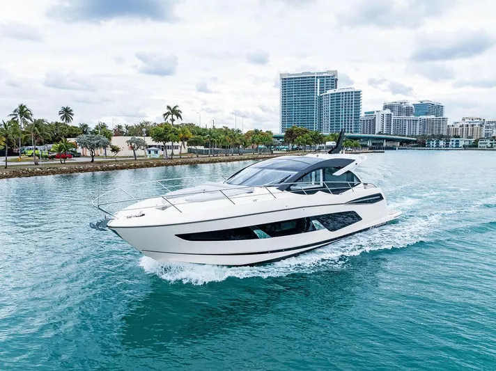 Predator Evo Yacht Photos Pics 