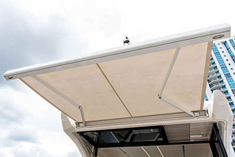 Predator Evo Yacht Photos Pics 