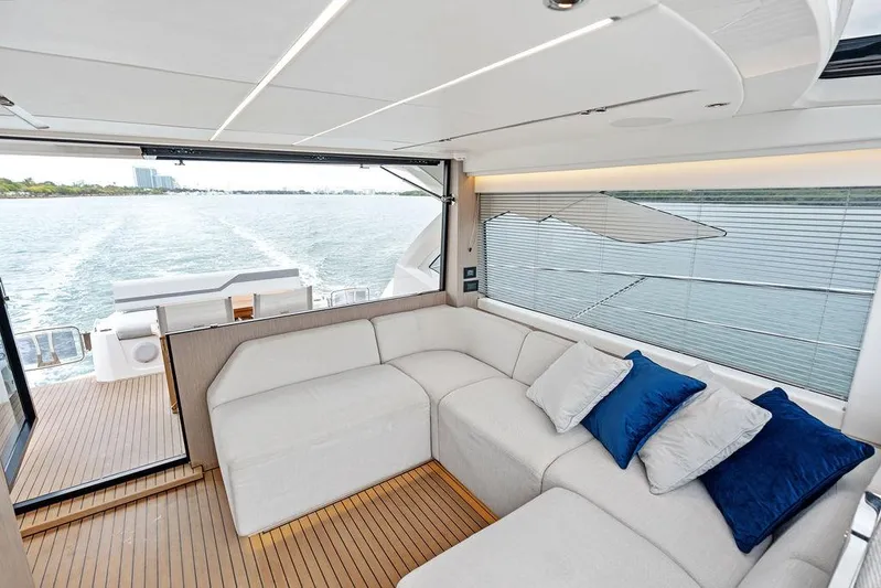 Predator Evo Yacht Photos Pics 