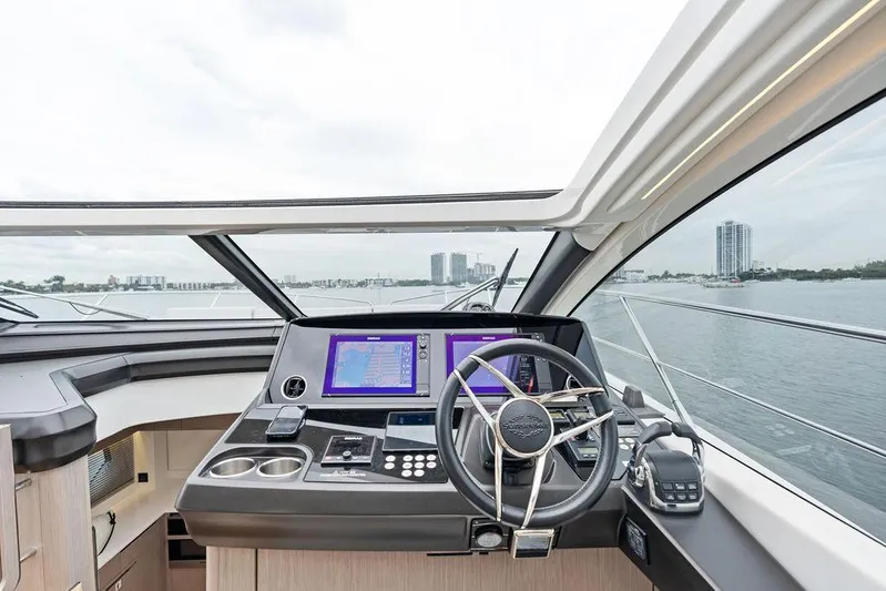 Predator Evo Yacht Photos Pics 