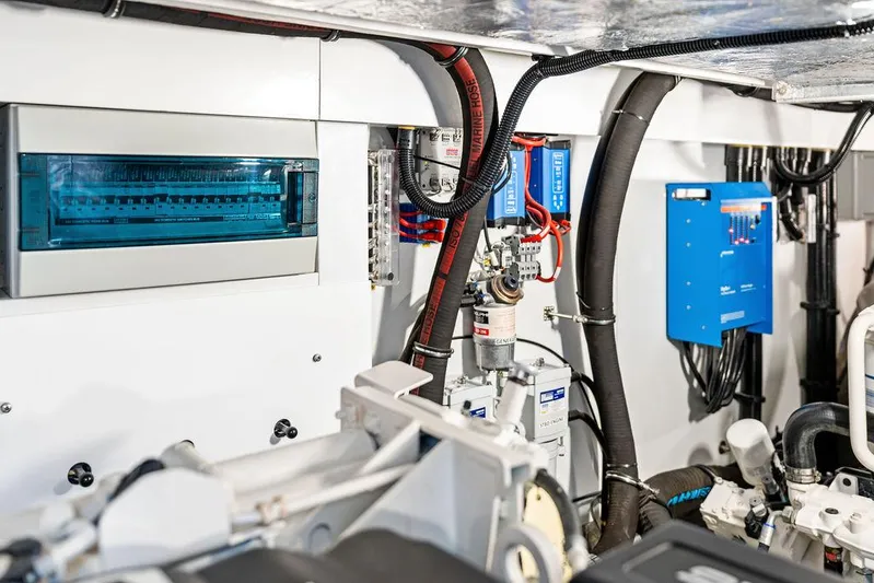 Predator Evo Yacht Photos Pics 