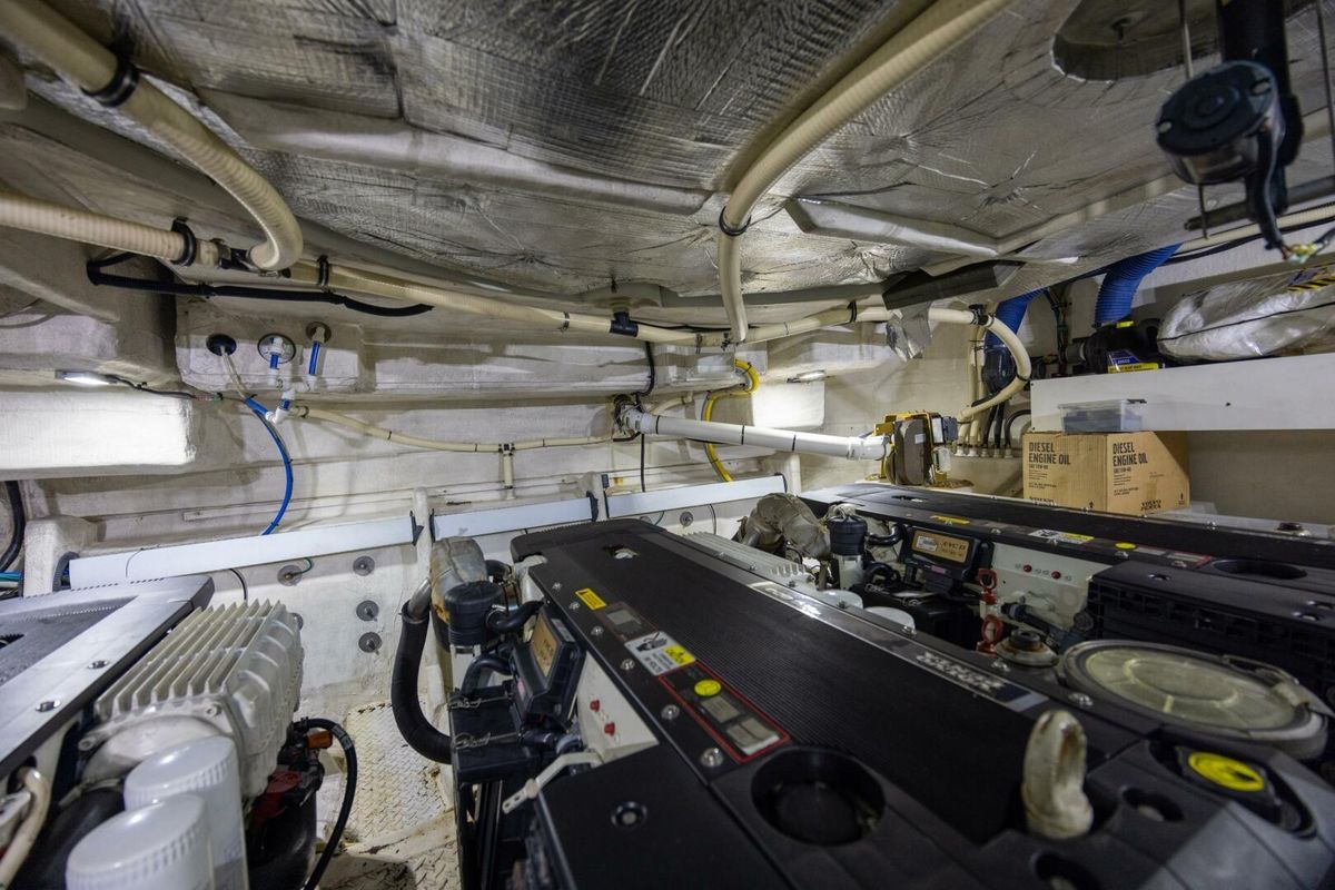 2013 Cruisers Yachts 54 