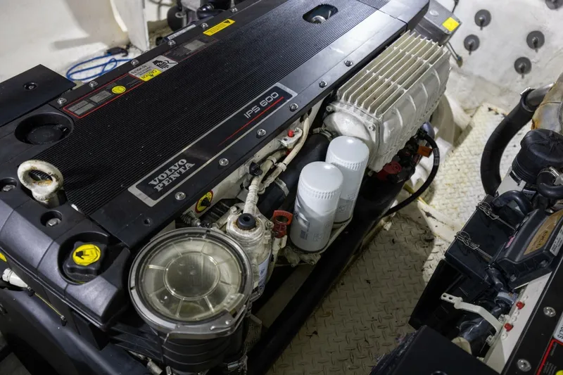 Epic Yacht Photos Pics Engine room of 2013 Cruisers Yachts 540 Sports Coupe with Volvo Penta IPS 600.