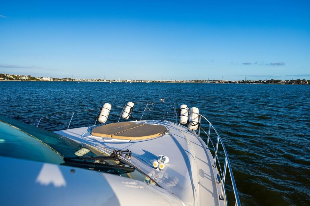 2013 Cruisers Yachts 54 