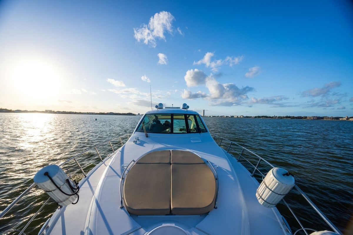 2013 Cruisers Yachts 54 