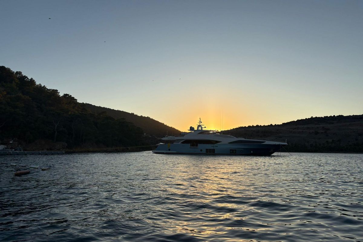 2015 Majesty 122 