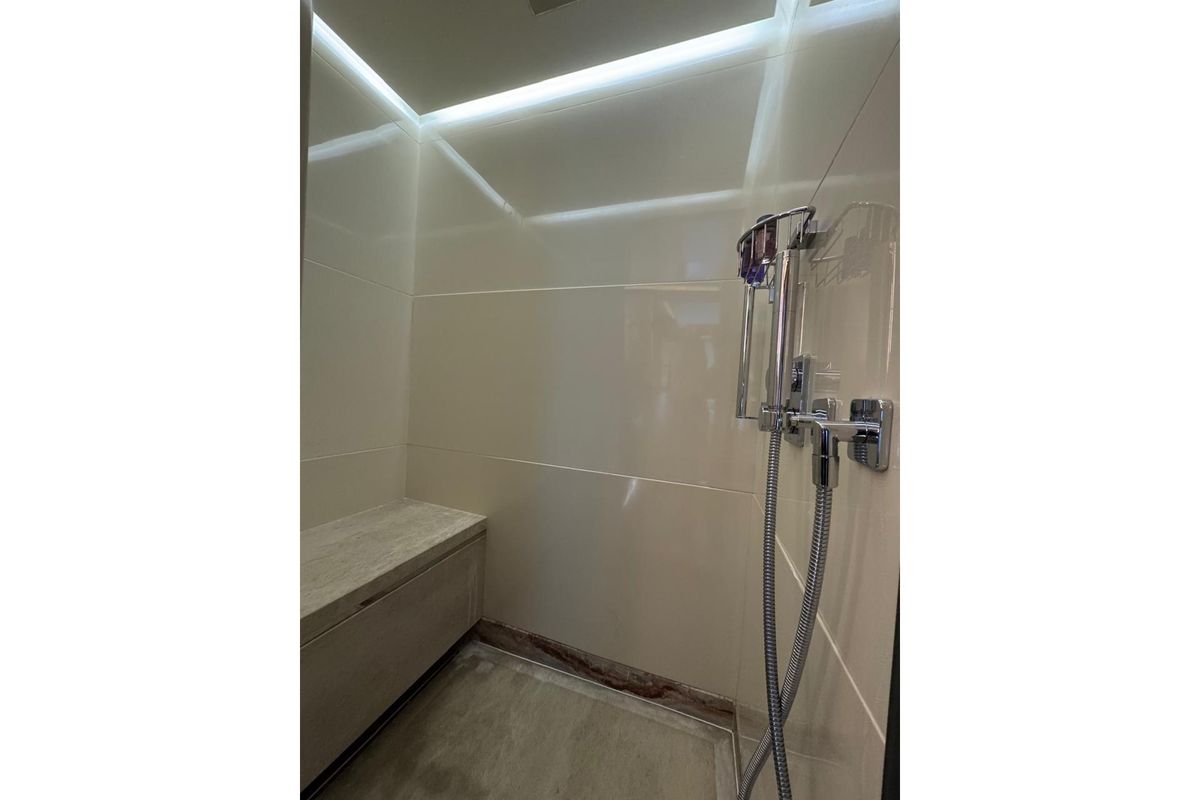 2015 Majesty 122 