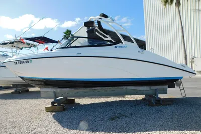 2021 Yamaha Boats AR210