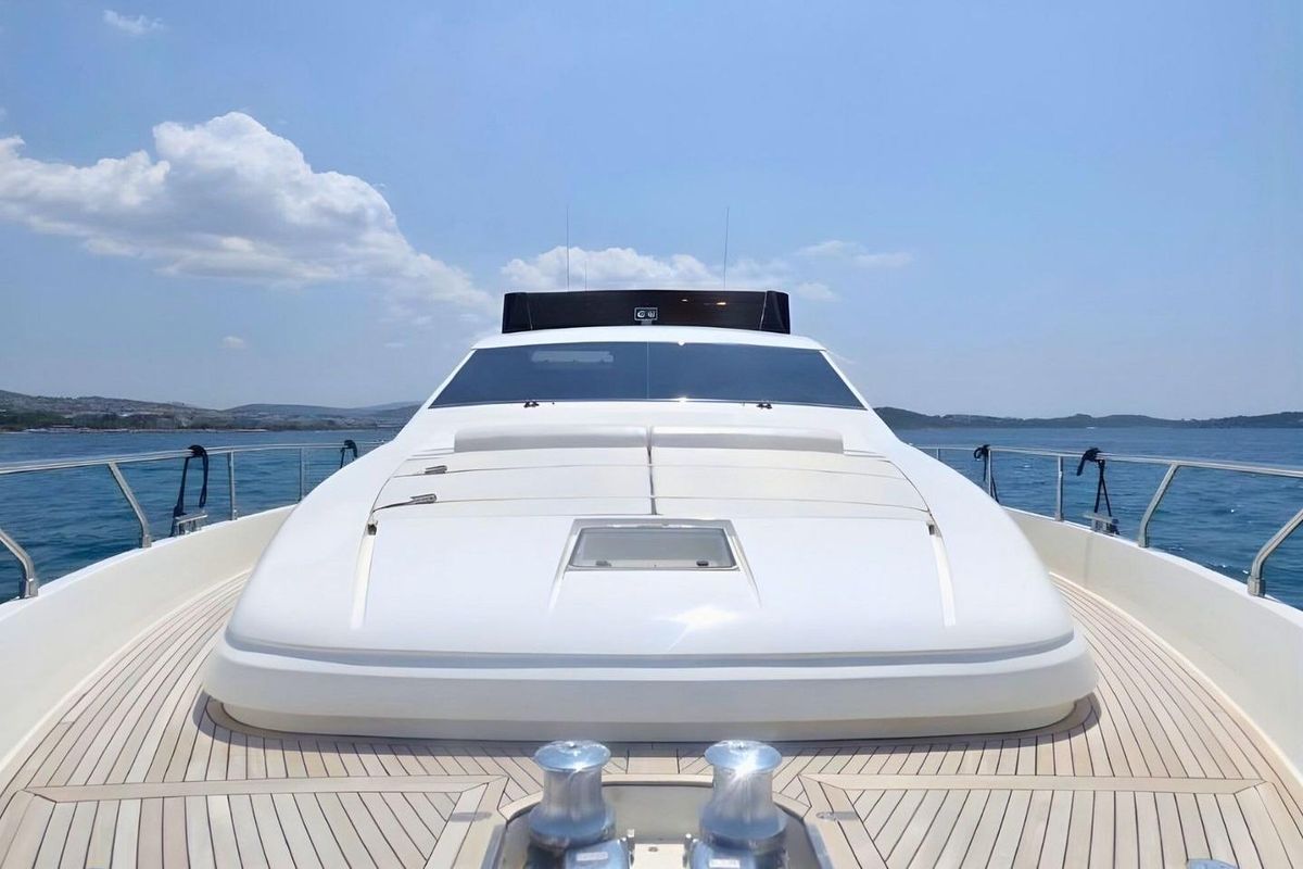 2002 Ferretti Yachts 68 