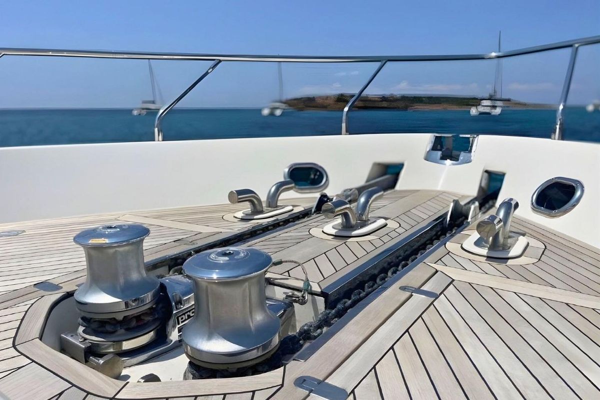 2002 Ferretti Yachts 68 