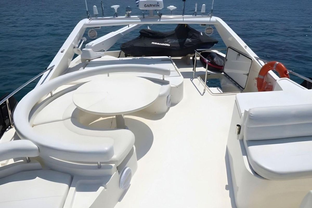 2002 Ferretti Yachts 68 