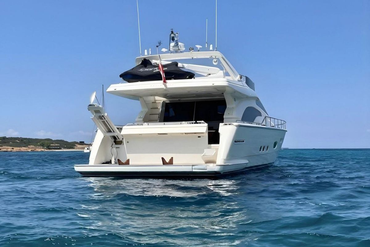 2002 Ferretti Yachts 68 