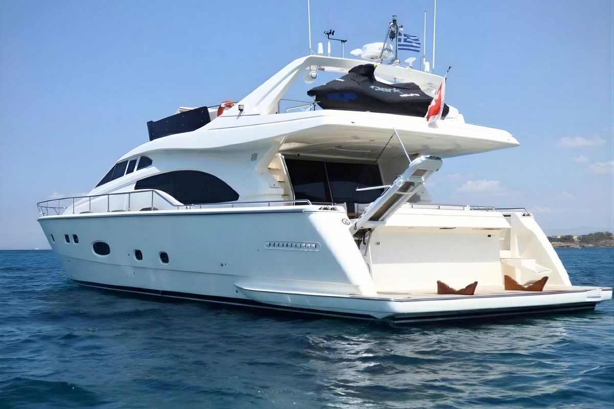 2002 Ferretti Yachts 68 