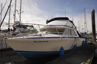 Bertram 28 Flybridge CRUISER